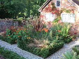 خدمات باغبانی محوطه سازی آبیاری قطره ای